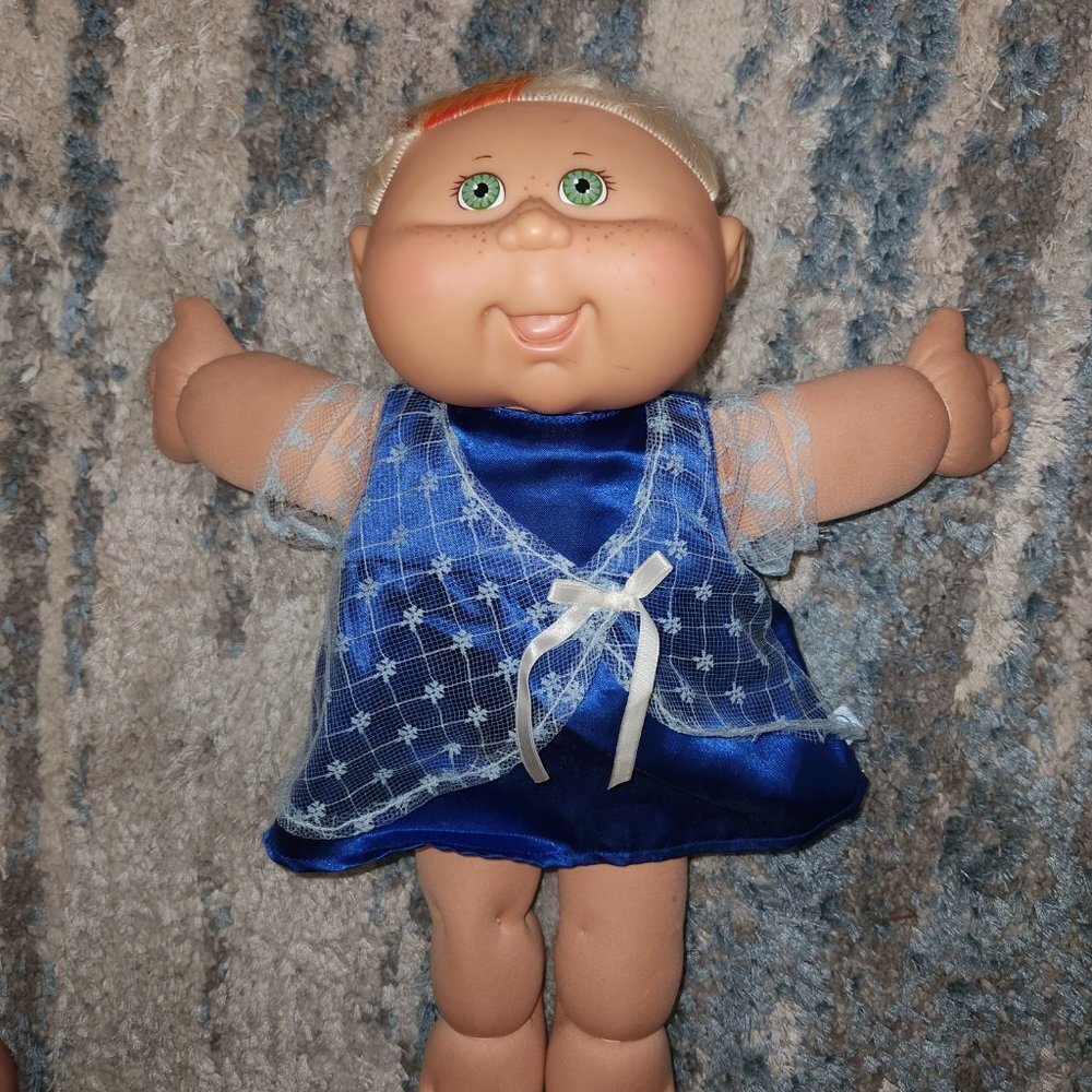 Cabbage Patch Doll Blonde Green Eyes  || GUC - Picture 2 of 12